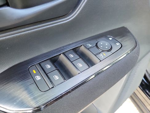 Certified 2025 Nissan Kicks S FWD image 16
