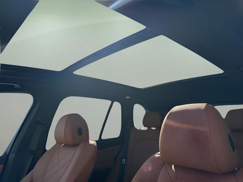 Used 2024 BMW X5 xDrive40i w/ Parking Assistance Package image 19