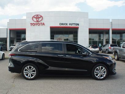 Used 2022 Toyota Sienna Platinum
