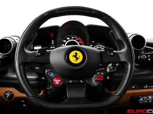 Used 2021 Ferrari F8 Tributo RWD image 31