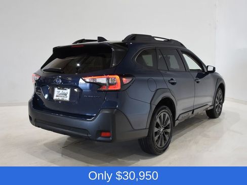Used 2025 Subaru Outback Onyx Edition AWD/4WD image 4