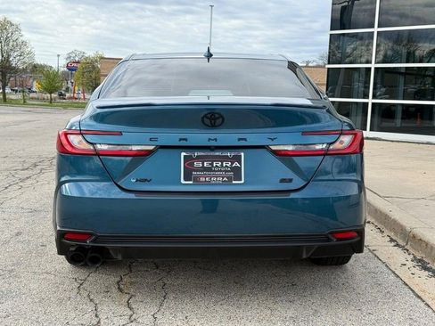 Used 2025 Toyota Camry SE w/ Convenience Package FWD image 4