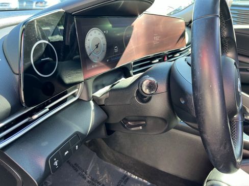 Used 2023 Hyundai Elantra Limited image 28