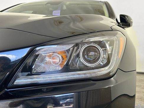 Used 2017 Genesis G80 5.0 Ultimate RWD image 39