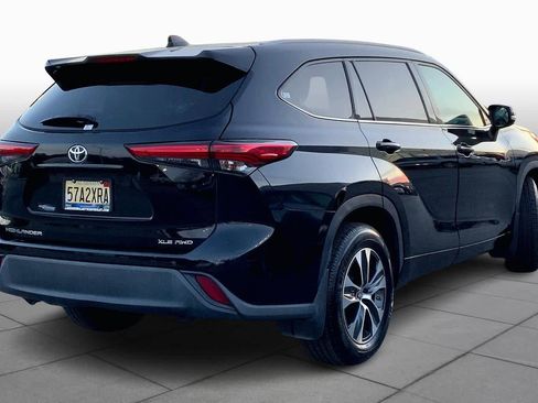 Used 2022 Toyota Highlander XLE image 14