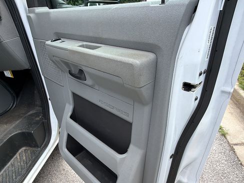 Used 2022 Ford E-350 and Econoline 350 Super Duty RWD image 19