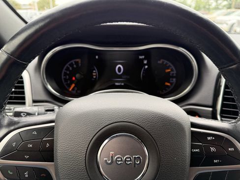 Used 2021 Jeep Grand Cherokee Laredo X image 7