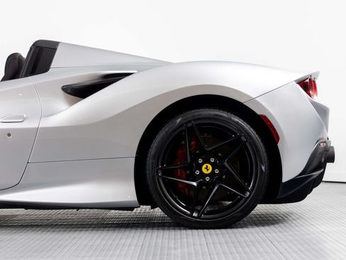 Used 2022 Ferrari F8 Tributo RWD image 13