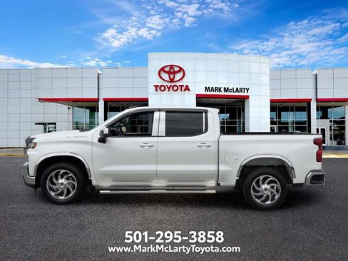 Used 2022 Chevrolet Silverado 1500 LT RWD image 2