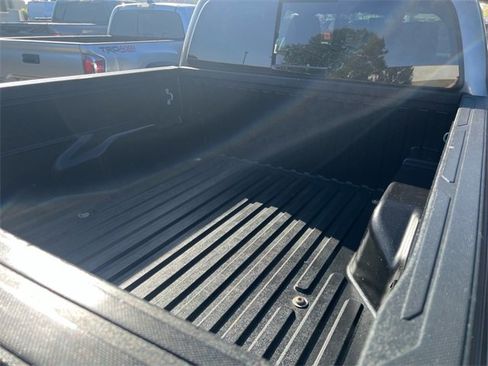Certified 2022 Toyota Tacoma TRD Off-Road image 10