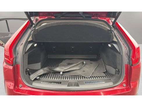 Certified 2022 Cadillac XT4 Premium Luxury w/ Cold Weather Package image 24