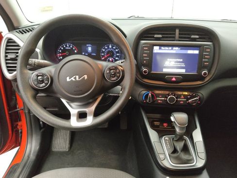 Used 2022 Kia Soul LX image 22