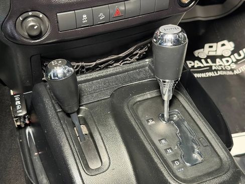 Used 2018 Jeep Wrangler Unlimited Sport S AWD/4WD image 17