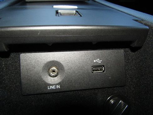 Used 2017 Ford Taurus SEL image 26