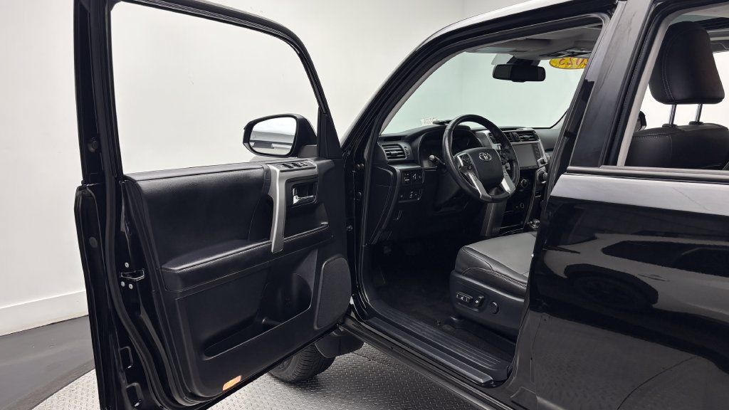 Used 2023 Toyota 4Runner SR5 Premium w/ Moonroof Package AWD/4WD image 15