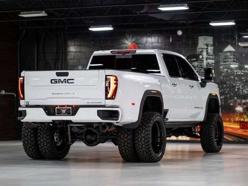 Used 2026 GMC Sierra 3500 Denali Ultimate AWD/4WD image 16