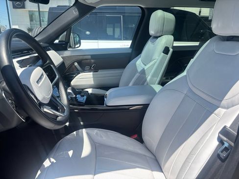 Used 2023 Land Rover Range Rover Sport SE AWD/4WD image 12