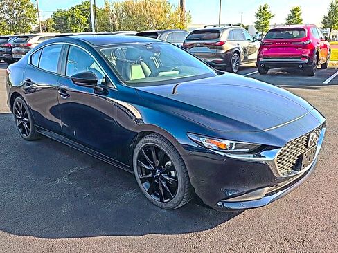 Used 2024 MAZDA MAZDA3 s FWD image 3