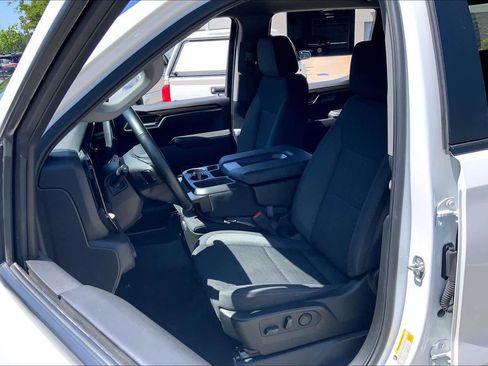 Used 2025 Chevrolet Silverado 1500 LT RWD image 8