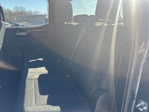 Used 2022 Chevrolet Silverado 1500 LT image 12