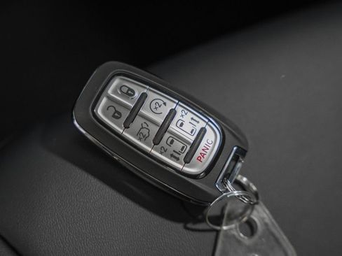 New 2026 Chrysler Pacifica Select image 31