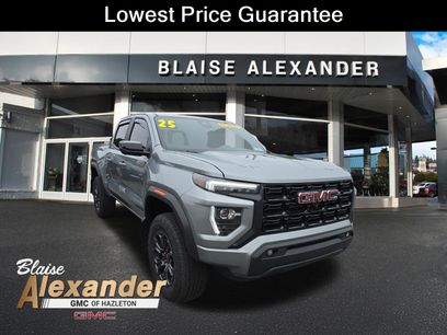 Used 2025 GMC Canyon Elevation w/ Convenience Package