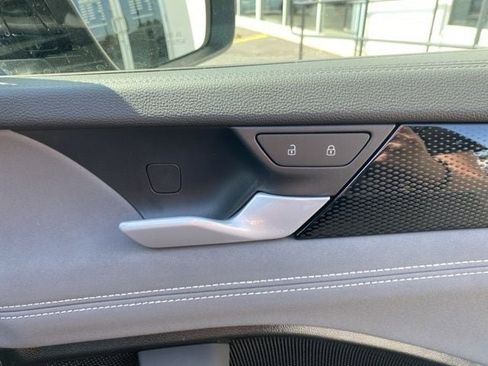 New 2025 Volkswagen Tiguan SE image 45