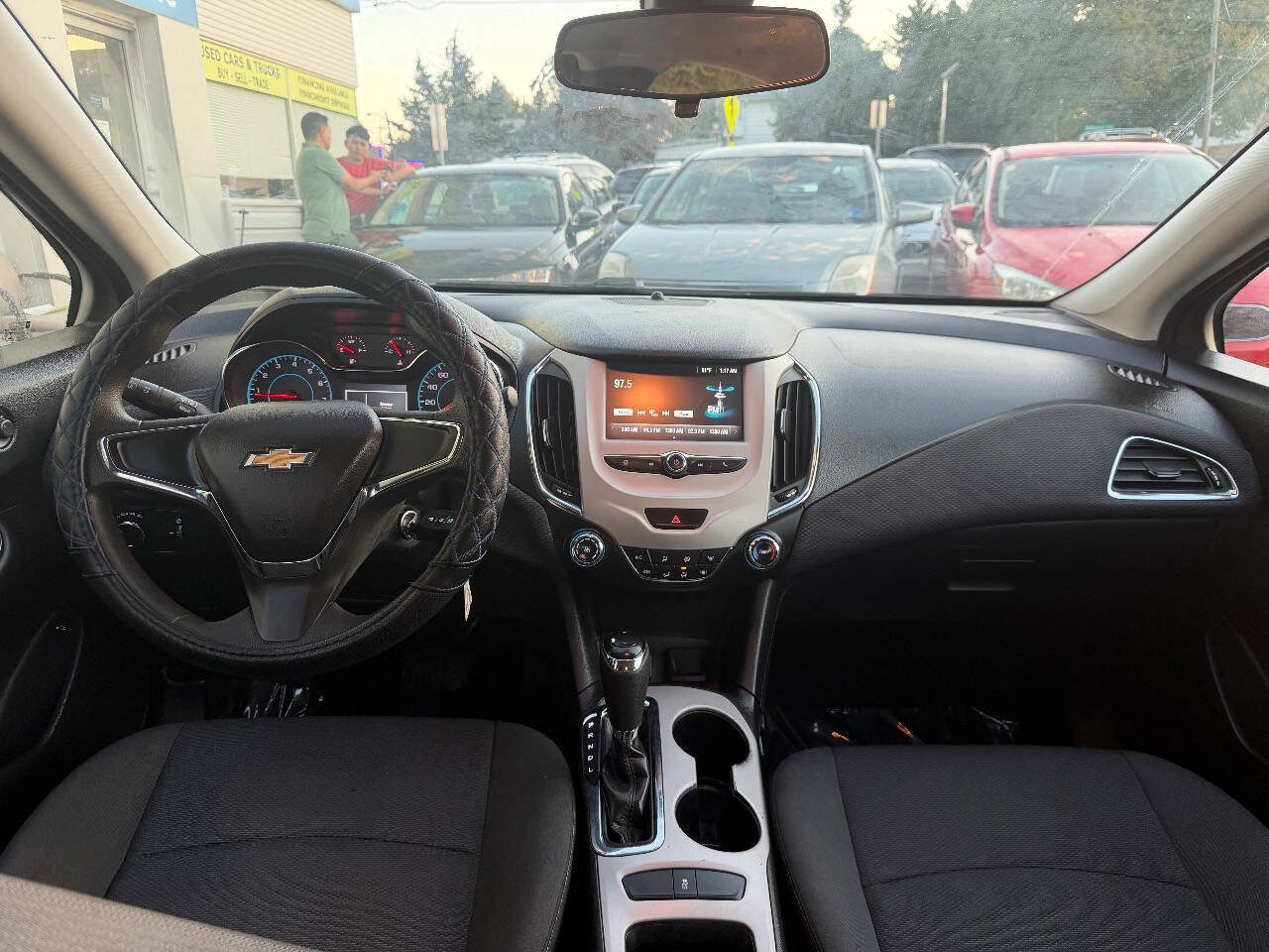 Used 2017 Chevrolet Cruze LS FWD image 20