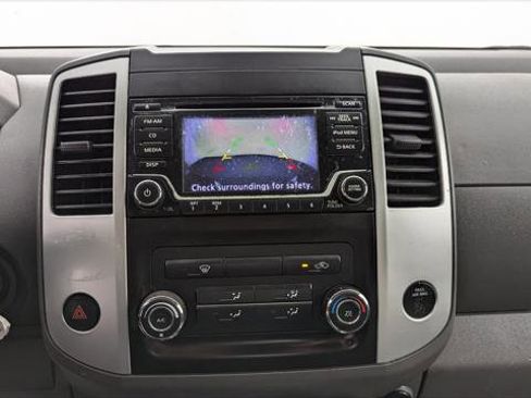 Used 2018 Nissan Frontier S image 18