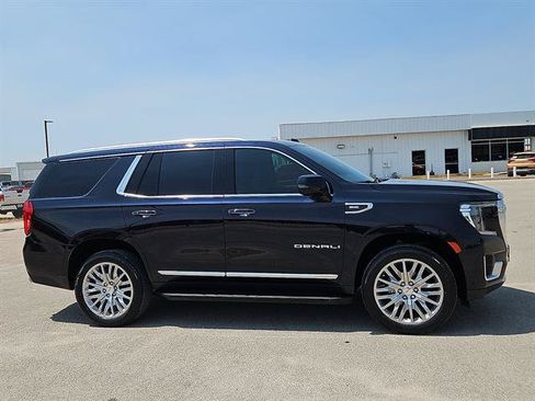 Used 2023 GMC Yukon Denali w/ Advanced Technology Package RWD image 5