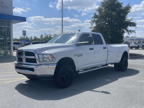 Used 2017 RAM 3500 Tradesman w/ Chrome Appearance Group AWD/4WD image 3