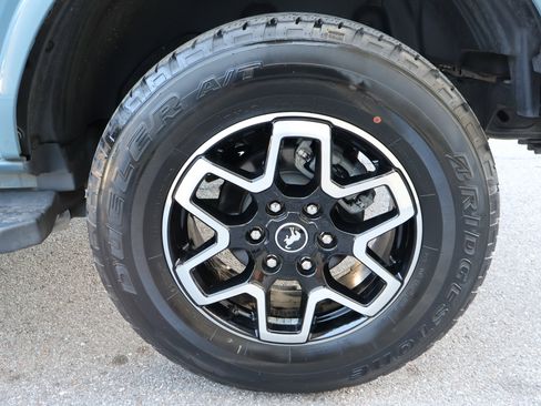 Used 2022 Ford Bronco Outer Banks image 11