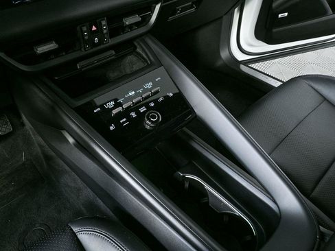 Certified 2024 Porsche Macan 4 Electric AWD/4WD image 17