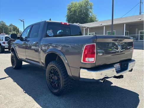 Used 2018 RAM 1500 Laramie w/ Convenience Group AWD/4WD image 5