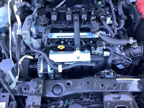 Used 2025 Nissan Versa SV w/ Trunk Package image 9