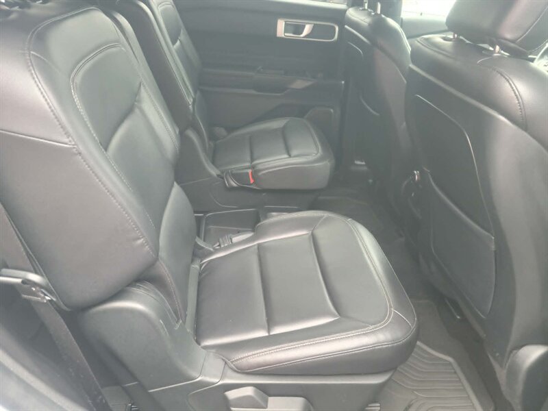Used 2020 Ford Explorer XLT w/ Equipment Group 202A RWD image 14