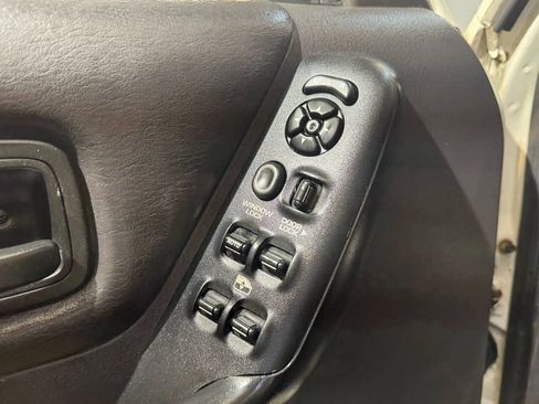 Used 2000 Jeep Cherokee SE AWD/4WD image 10