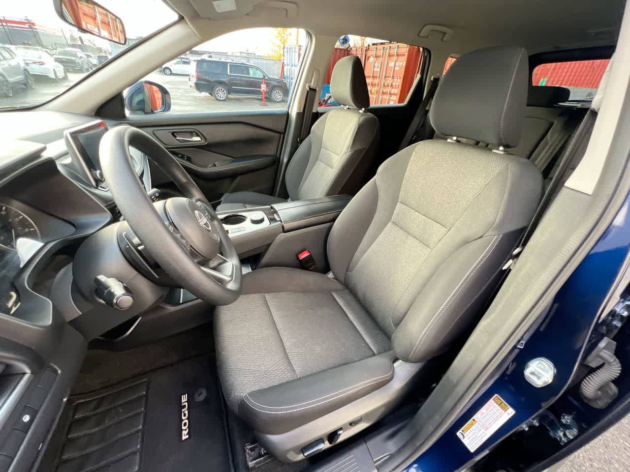 Used 2024 Nissan Rogue SV AWD/4WD image 11