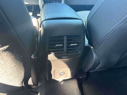 Used 2024 Ford Escape Active image 11