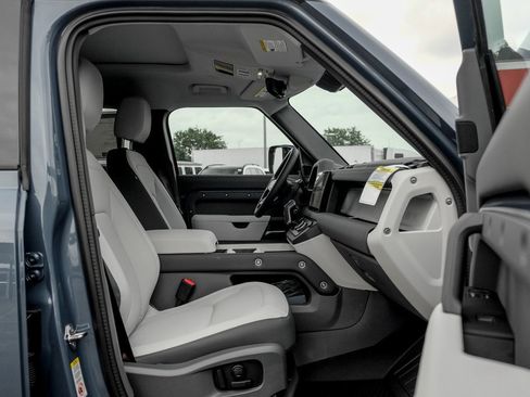 New 2025 Land Rover Defender 110 S image 23