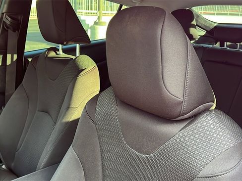 Used 2019 Toyota Prius LE image 14