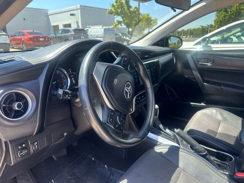 Used 2019 Toyota Corolla SE FWD image 9