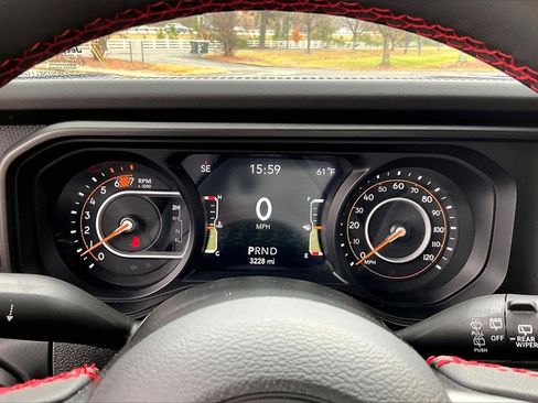 Used 2024 Jeep Wrangler Rubicon w/ Safety Group image 9