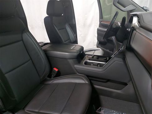 Used 2024 GMC Sierra 3500 Denali w/ Denali Reserve Package image 10