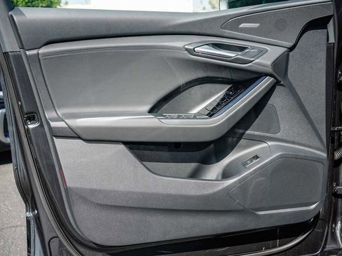 Used 2025 Audi Q6 e-tron Premium Plus w/ Premium Plus image 19