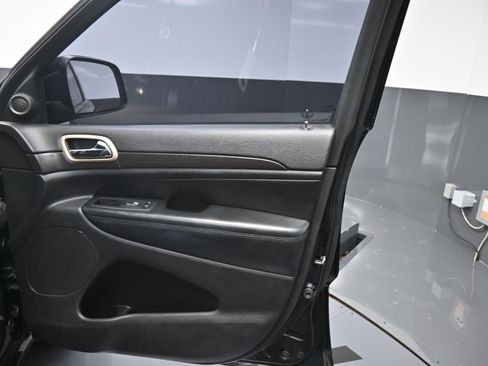 Used 2014 Jeep Grand Cherokee Altitude image 19