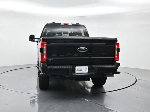 New 2026 Ford F250 Lariat w/ Black Appearance Package AWD/4WD image 9