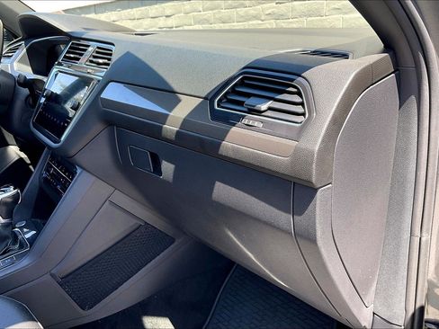 Certified 2023 Volkswagen Tiguan SE R-Line FWD image 16