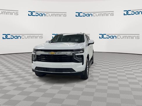 New 2026 Chevrolet Suburban LS AWD/4WD image 3