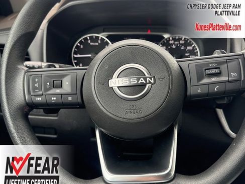Used 2023 Nissan Rogue S AWD/4WD image 18